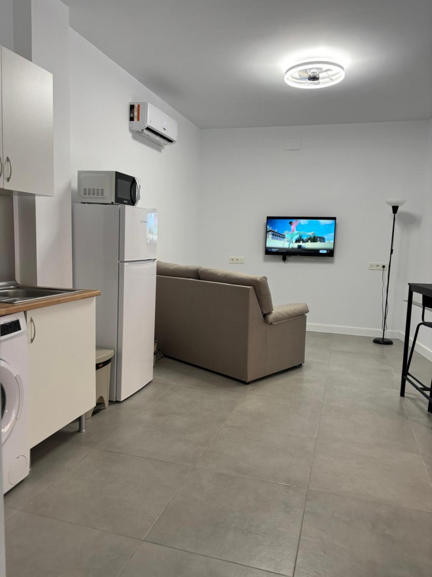 Apartamento 2 A 10 Minutos Caminando De La Estacion De Bus Y Tren Maria Zambrano Málaga